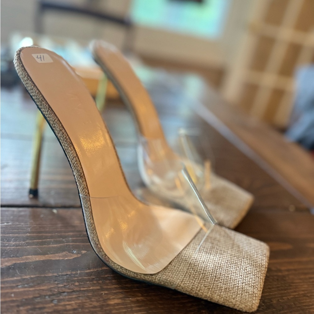 Femme LA Elegant Beige Women's Heels size 41